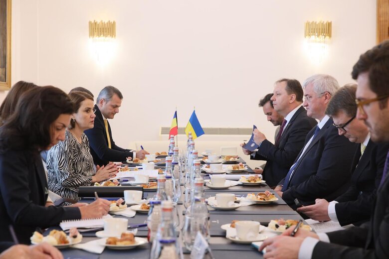 Сибіга приїхав зі своїм першим візитом до Румунії