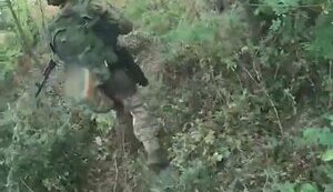 Бійці батальйону "Донбас" нищать російські позиції поблизу Часового Яру: "Здавайся, якщо хочеш жити". ВIДЕО