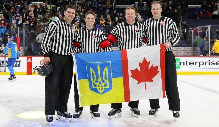 Студентська збірна з хокею переможно завершила перший в історії незалежної України тур Канадою. ФОТО