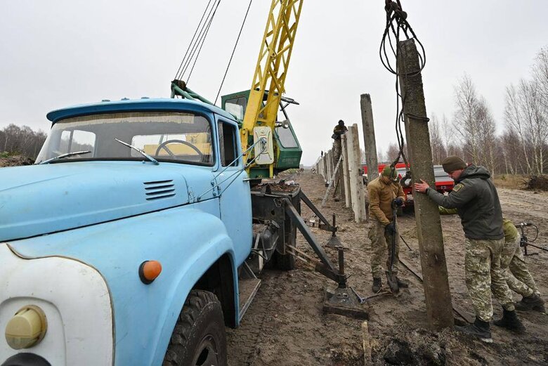In north of Ukraine, wall is being built on border with Belarus, - PO 03