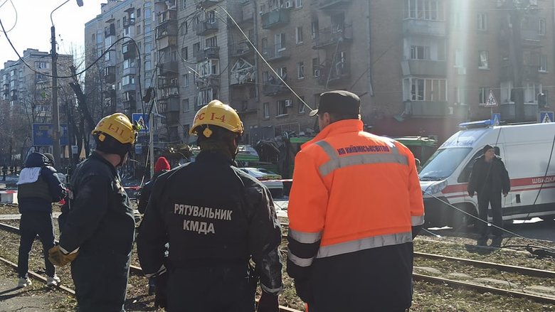 Наслідки падіння збитої російської крилатої ракети на Куренівку в Києві 06 Наслідки падіння збитої російської крилатої ракети на Куренівку в Києві 06