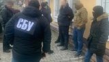 Військовий прокурор із Запоріжжя вимагав $5 тис. за непритягнення до кримінальної відповідальності, - СБУ. ФОТОрепортаж