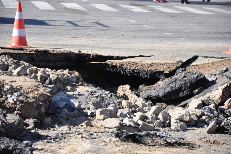 Consequences of Russian missile strikes on Kyiv 03