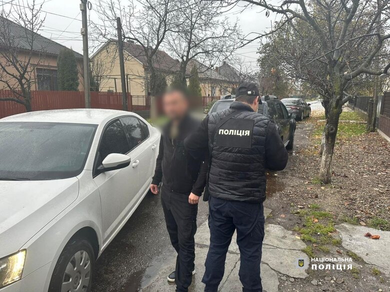 посадовці допомагали ухилянтам виїхати за кордон