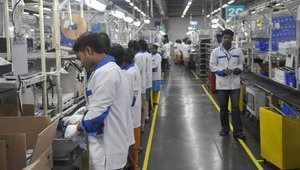 Samsung открывает крупнейший в мире завод по производству смартфонов