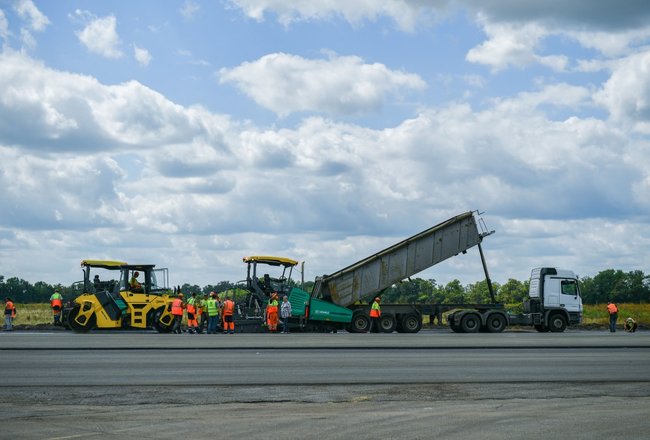 Zelenskyi wants airport in Cherkasy 03