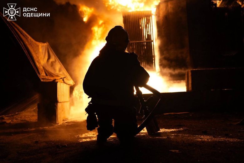 Масований обстріл Одеси: збитки складів і енергетики