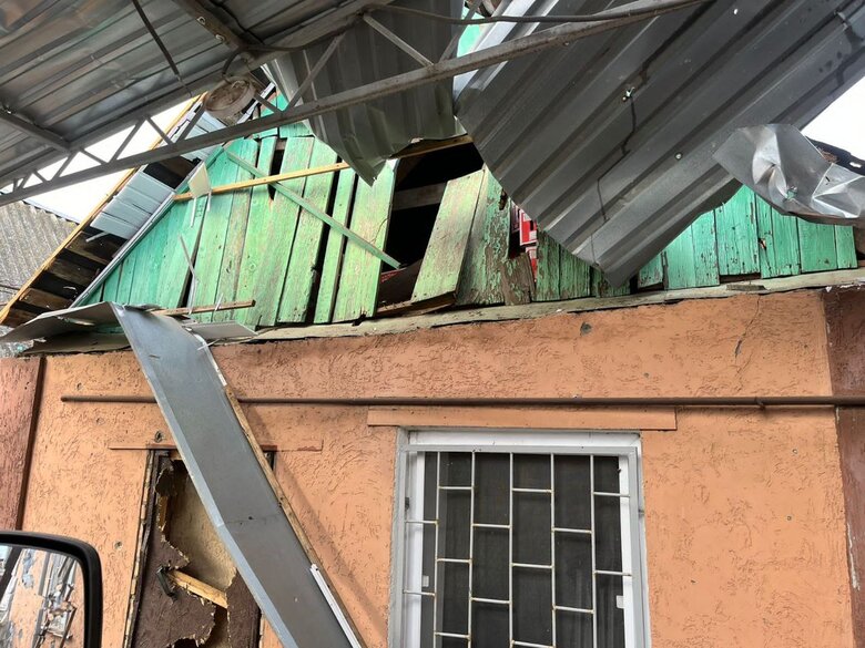 Russians shelled Nikopol with artillery: Two men were wounded 04