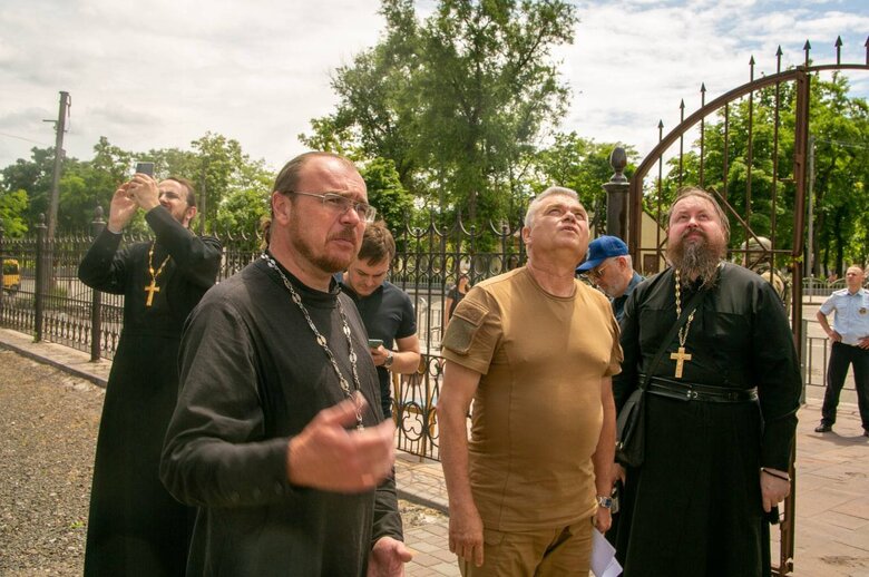 В Мариуполе московский патриархат работает как полноценное ФСБ, - Андрющенко 01