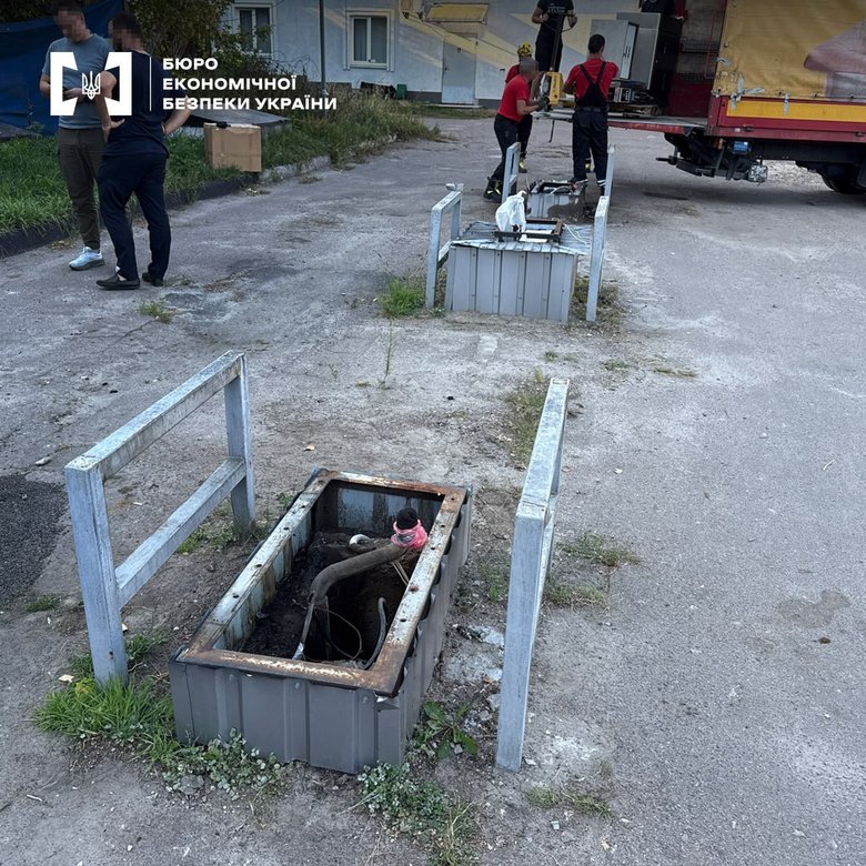 БЕБ викрило діяльність незаконних АЗС у Києві