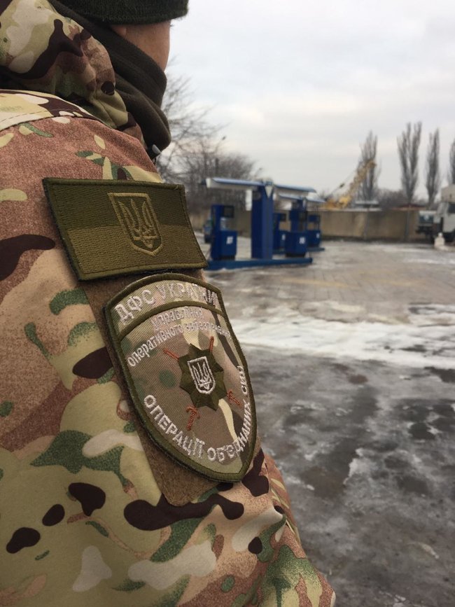Податківці ліквідували на Донеччині 4 нелегальні АЗС 01