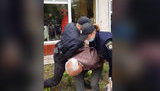 ГБР расследует силовое задержание патрульными пенсионера в Черновцах, торговавшего в неустановленном месте