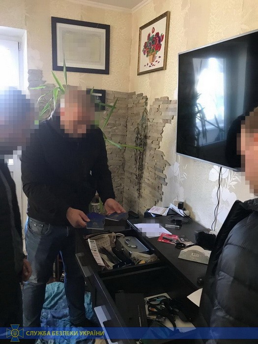 У Києві розкрито діяльність угруповання чорних реєстраторів, яке виконувало замовлення рейдерів, - СБУ 02 У Києві розкрито діяльність угруповання чорних реєстраторів, яке виконувало замовлення рейдерів, - СБУ 02