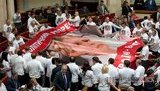 Януковича встретили в Раде скандированием "Юлі - волю!". ВИДЕО