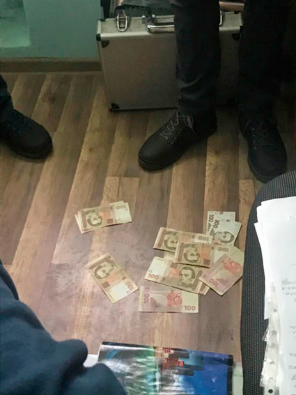 Полиция Житомирщины задержала фитоинспектора за регулярные взятки 01