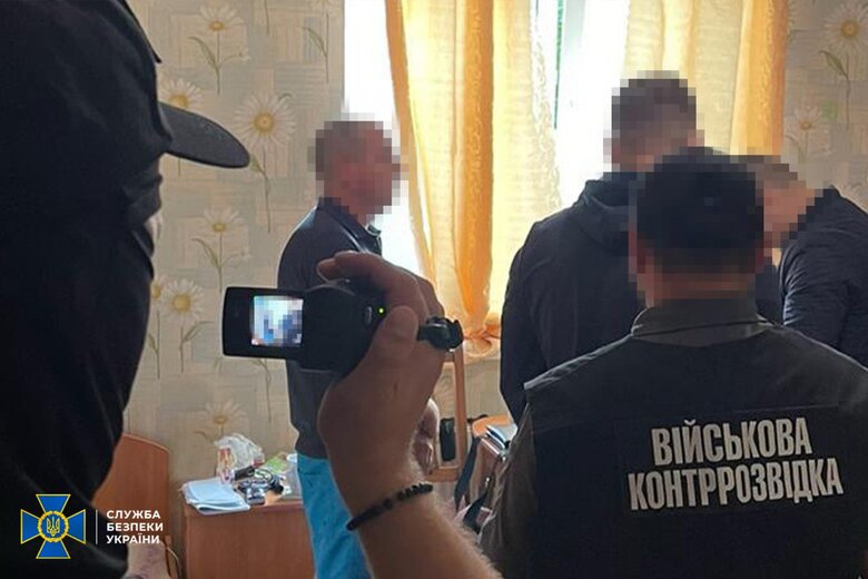 Намагався влаштуватися до лав десантників ЗСУ, щоб зливати їхні позиції на передовій: СБУ затримала російського крота 02