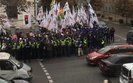 На митинге под Радой произошла потасовка. Правоохранители оттесняют активистов SaveФОП. ВИДЕО