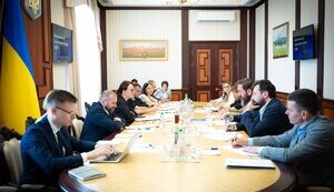 Более 3 млн школьников начнут учебный год в классах или онлайн, - Свириденко