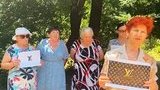 Российские пенсионерки требуют запретить продажи Louis Vuitton. ВИДЕО