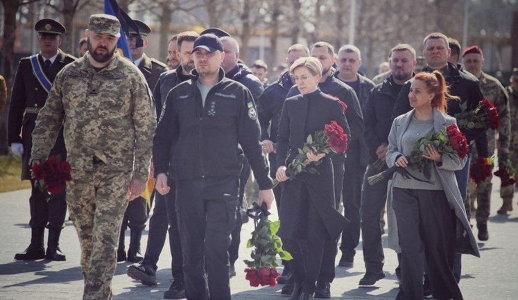 Five unknown defenders who gave their lives for their homeland were buried at memorial cemetery. PHOTOS