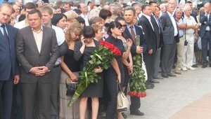 Другу Януковича и "выдающемуся государственному деятелю" Джарты открыли мемориальную доску. ФОТОрепортаж