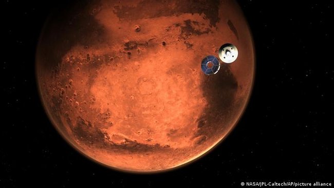 NASA успешно посадила свой самый большой исследовательский аппарат на Марс 02