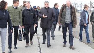 МВС передислокувало достатню кількість правоохоронців у Золоте для забезпечення правопорядку, - Аваков