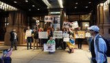 Активисты в Нью-Йорке выступили против концерта российского дирижера Гергиева. ВИДЕО+ФОТОрепортаж