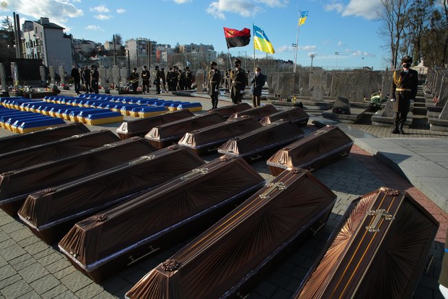 Тіла 428 жертв політичних репресій перепоховали у Львові 04