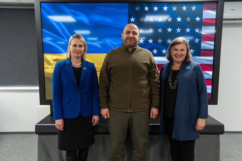 Нуланд, Умєров, Боінк