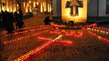 Акция "Зажги свечу памяти", посвященная памяти жертв Голодомора, проходит на Михайловской площади в Киеве. ФОТОрепортаж