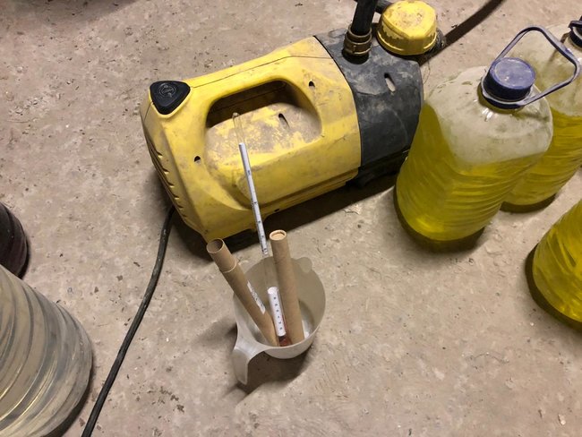 Подпольное производство алкогольного фальсификата ликвидировано на Киевщине, изъято продукции на 700 тыс. грн 03