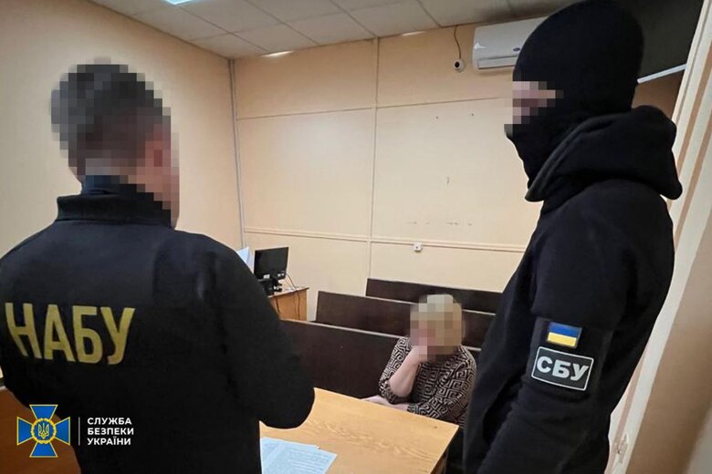 СБУ та НАБУ викрили голову суду на Одещині, який допомагав ухилянтам