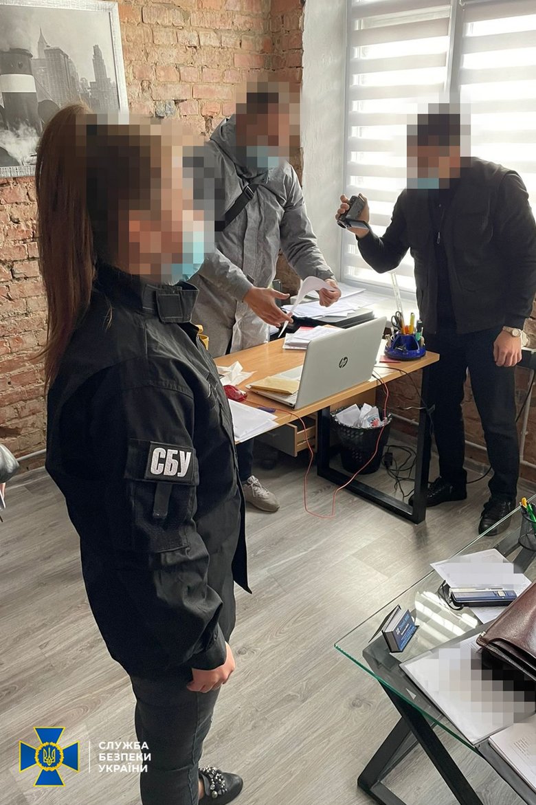 Чиновник Чернівціобленерго вимагав від бізнесмена $9 тис. за підключення приміщення до електромережі, - СБУ 02