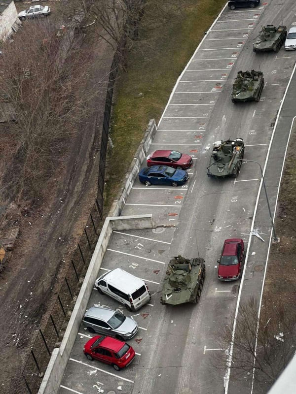 Заступник командира 133-го батальйону тероборони Ігор Кім: Ті, хто має зараз нам допомагати лісом, аби перекривати бліндажі, робити позиції, не розуміють, що завтра-післязавтра росіяни знову можуть зайти за три дні до цих рубежів 06 Заступник командира 133-го батальйону тероборони Ігор Кім: Ті, хто має зараз нам допомагати лісом, аби перекривати бліндажі, робити позиції, не розуміють, що завтра-післязавтра росіяни знову можуть зайти за три дні до цих рубежів 06