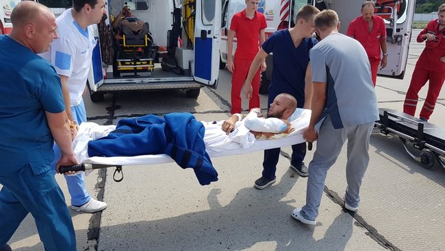 Борт із 24 пораненими українськими воїнами прибув до Одеси, троє - важких, - волонтер Танцюра 03