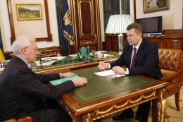 Николай Азаров и Виктор Янукович. Фото president.gov.ua