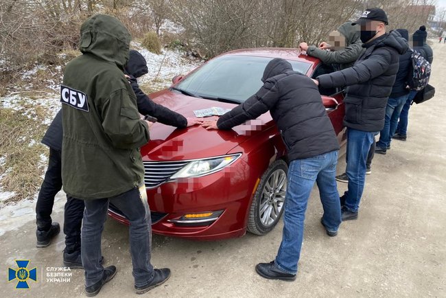 Деятельность группировок, занимавшихся переправкой нелегалов через границу, пресечена в трех областях Украины, - СБУ 05