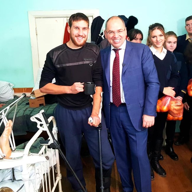 Хлопці раділи, як діти! - волонтери влаштували в Одеському військовому госпіталі свято для поранених бійців ЗСУ 01
