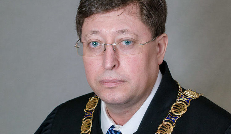 "Не имеете права задерживать, хоть я убью сейчас кого-то", - суд закрыл дело против судьи Бабенко, которого поймали пьяным за рулем. ВИДЕО