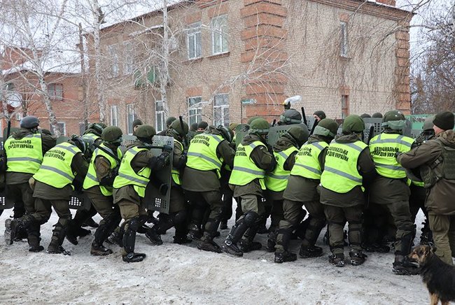 Полицейские и нацгвардейцы тренировались противодействовать попыткам блокировки работы судов в Славянске, - пресс-центр ООС 04