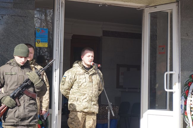 С погибшим на Донбассе воином 58-й ОМПБр Дмитрием Гринем простились в Шостке 07