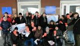 Президента в родном Енакиево обвинили в коррупции и "наградили" красной карточкой. ФОТО