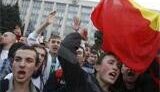 В Молдове беспорядки: студенты с криками &amp;quot;Долой коммунистов!&amp;quot; ворвались в здание президентской резиденции и парламент. Есть жертвы.