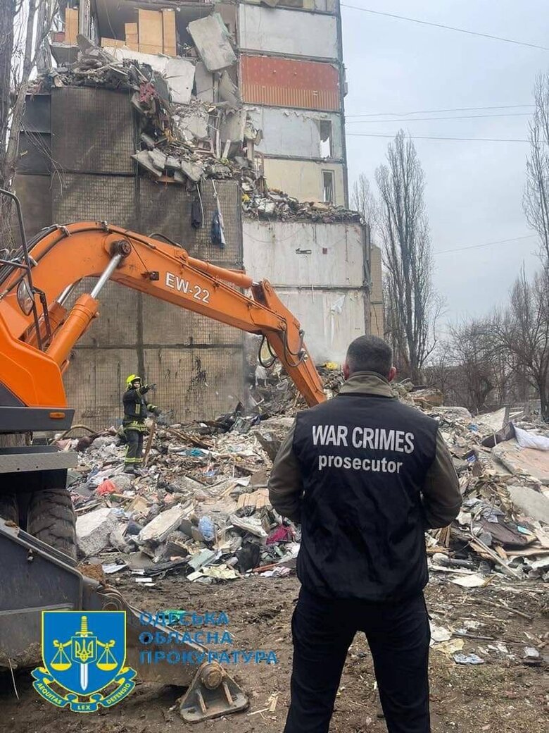 Наслідки влучання дрона в Одесі