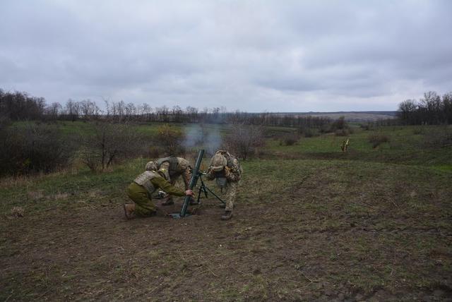 Николаевские десантники провели учения с боевой стрельбой 04