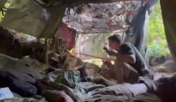 росіяни за мить до прильоту артснаряду