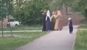 "Герой сво" возмущается из-за мигрантов из Центральной Азии: "Я нихера не пойму - я в Новосибирске или в Таджикистане. Что это, бл#дь, такое?!". ВИДЕО