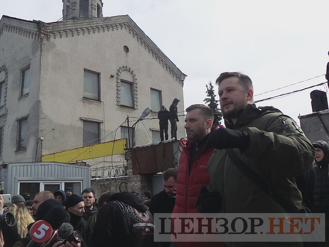 Nationalists block police raiding Kyiv-based ATEK plant 01