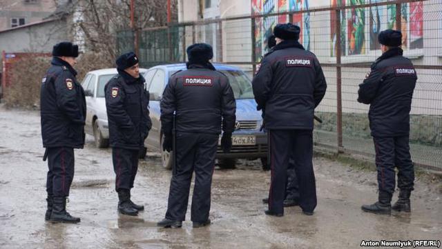 Курбедінов про масові арешти кримських татар: "Навмисно не давали цілий день пити і їсти. Це тортури! Щодо трьох затриманих провели судові засідання без адвокатів" 05 Курбедінов про масові арешти кримських татар: "Навмисно не давали цілий день пити і їсти. Це тортури! Щодо трьох затриманих провели судові засідання без адвокатів" 05